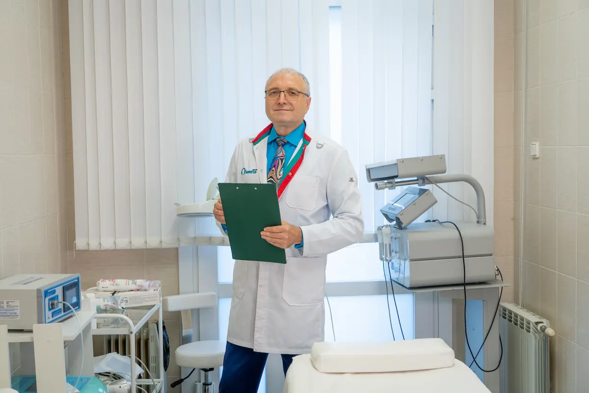 Медицинское похудение: врач-диетолог Андрей Бобровский на приёме в клинике снижения веса
