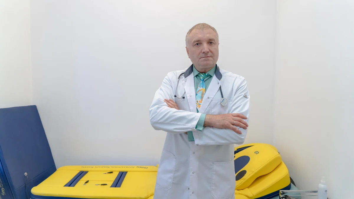врач-диетолог в СПб Бобровский Андрей Вениаминович на приёме, клиника Доктор Борменталь